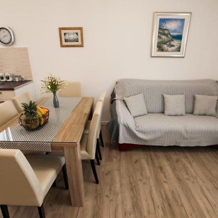 Apartments Luka Rogoznica  Ngoại thất bức ảnh
