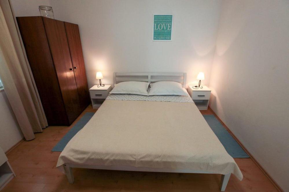 Apartments Luka Rogoznica  Ngoại thất bức ảnh