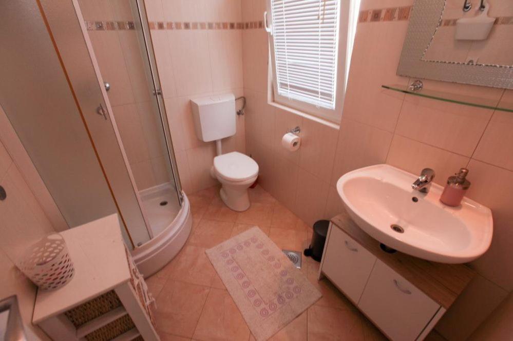 Apartments Luka Rogoznica  Ngoại thất bức ảnh