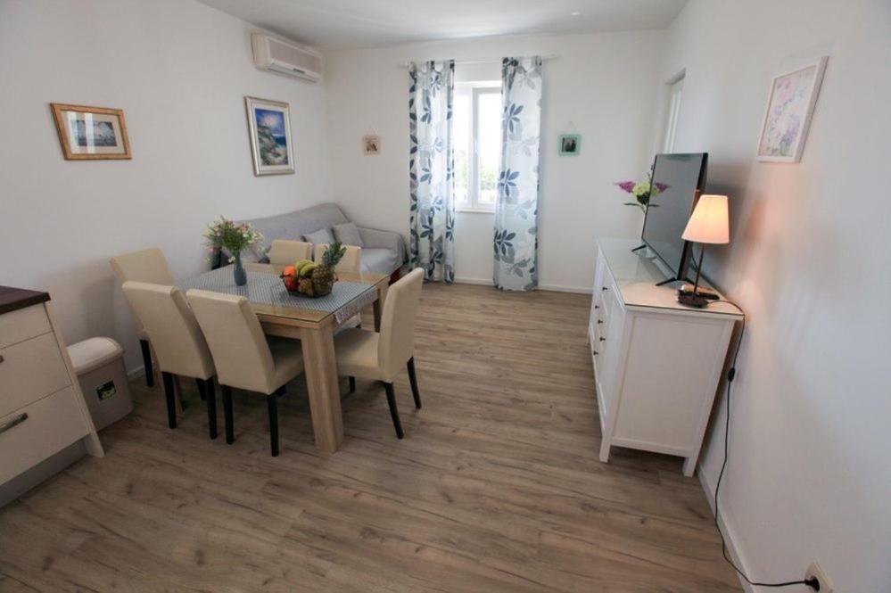 Apartments Luka Rogoznica  Ngoại thất bức ảnh