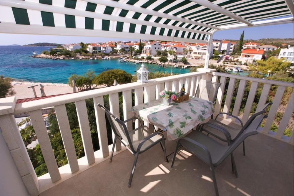 Apartments Luka Rogoznica  Ngoại thất bức ảnh