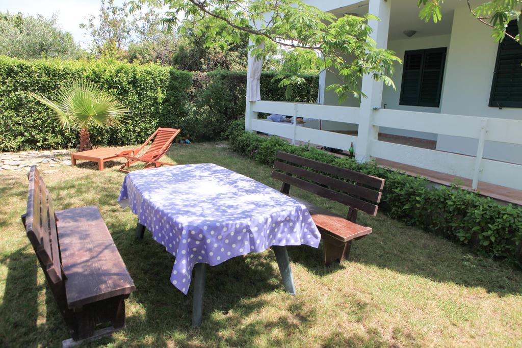 Apartments Luka Rogoznica  Ngoại thất bức ảnh